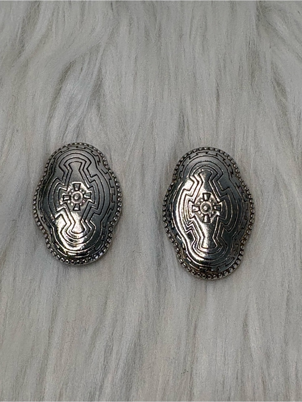 (218)Source Unknown Silver-Tone Tribal Shield Earrings